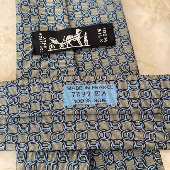 Authentic Hermes 100% Silk Tie Chain Pattern - Picture 5 of 8